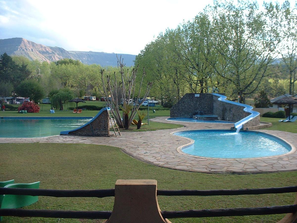 Dragon Peaks Mountain Resort Champagne Valley Eksteriør bilde